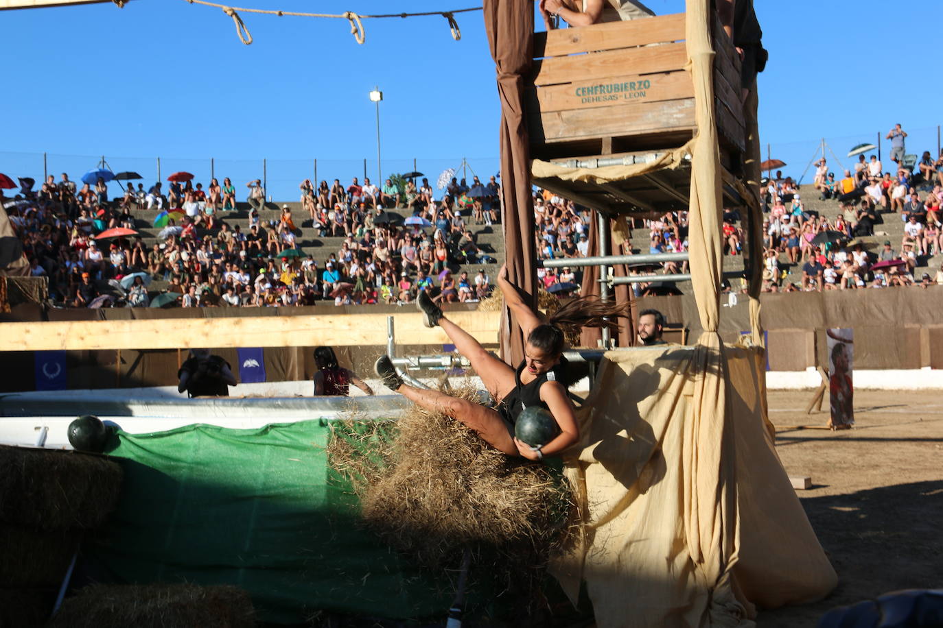 Lucha entre Astures y Romanos en el Anfiteatro de Asturica Augusta. 