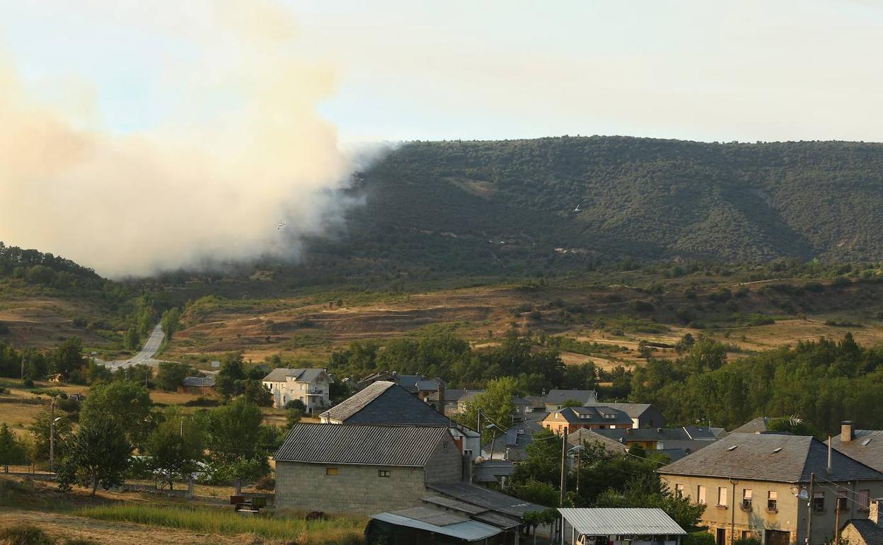 El fuego llegó a afectar a zonas cercanas a la población faberense.