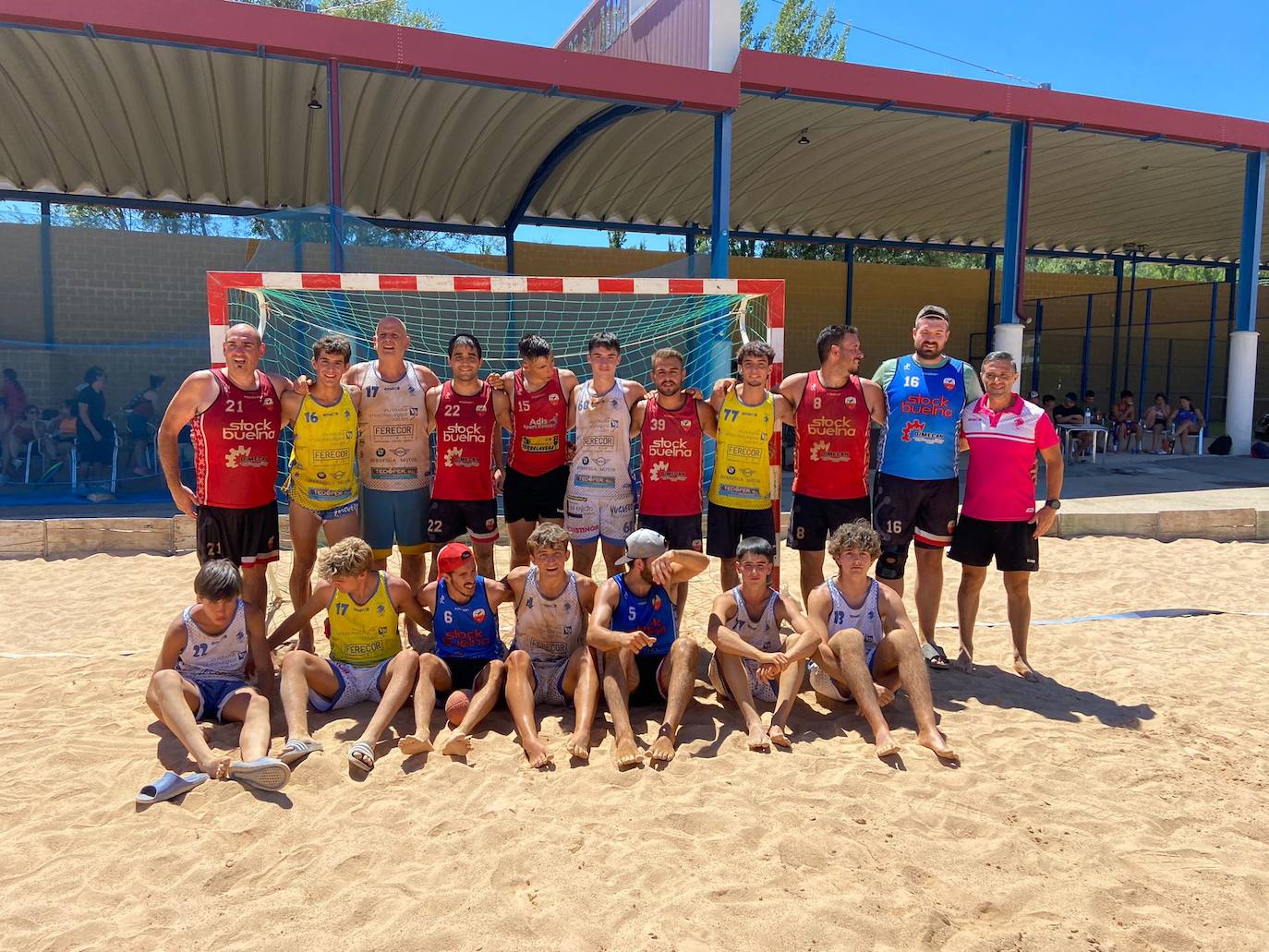 Imágenes del torneo de Balonmano Playa en Llanos de Alba