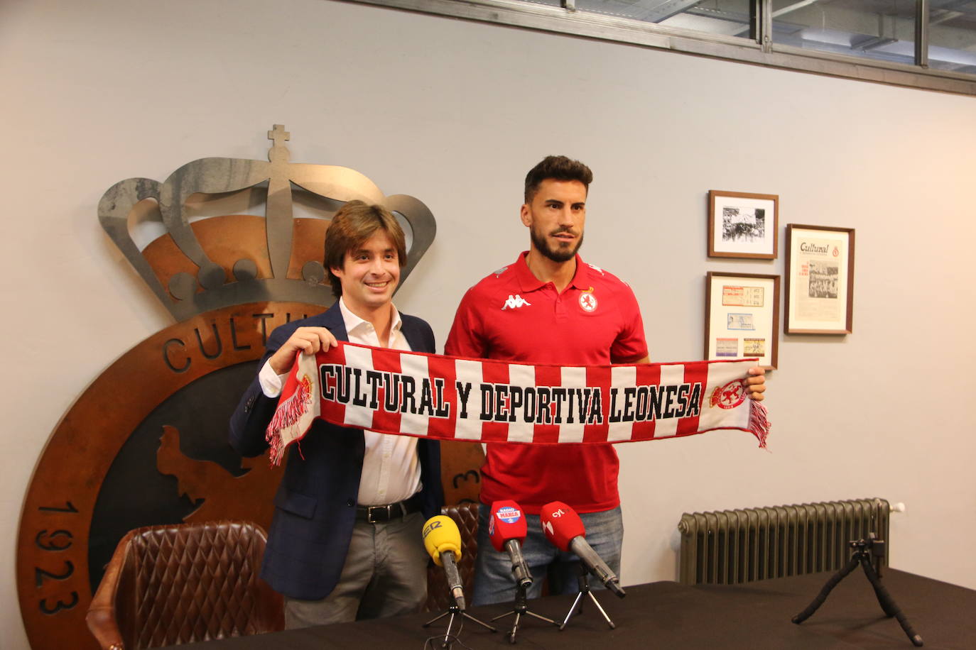 Presentación de Nestor Querol como nuevo jugador de la Cultural.