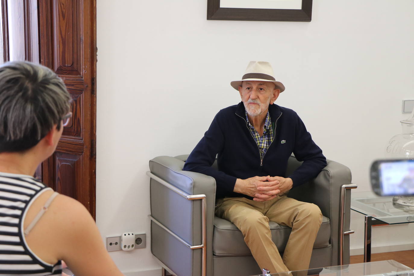 Matías Llorente, en su despacho en la Diputación de León, durante la entrevista con leonoticias. 