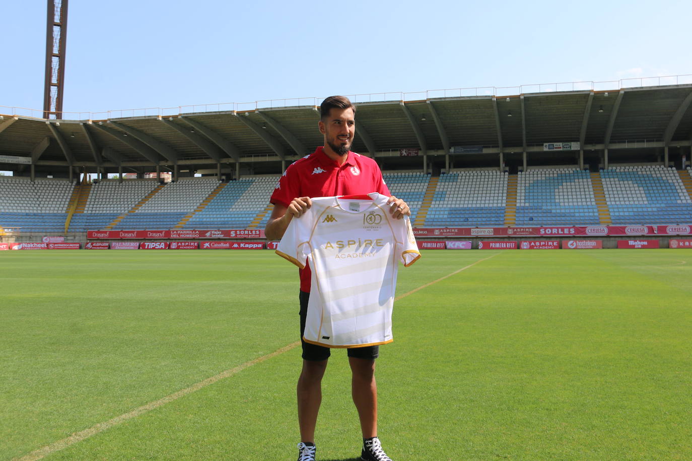 Presentación oficial de Salvi Carrasco como nuevo portero de la Cultural.