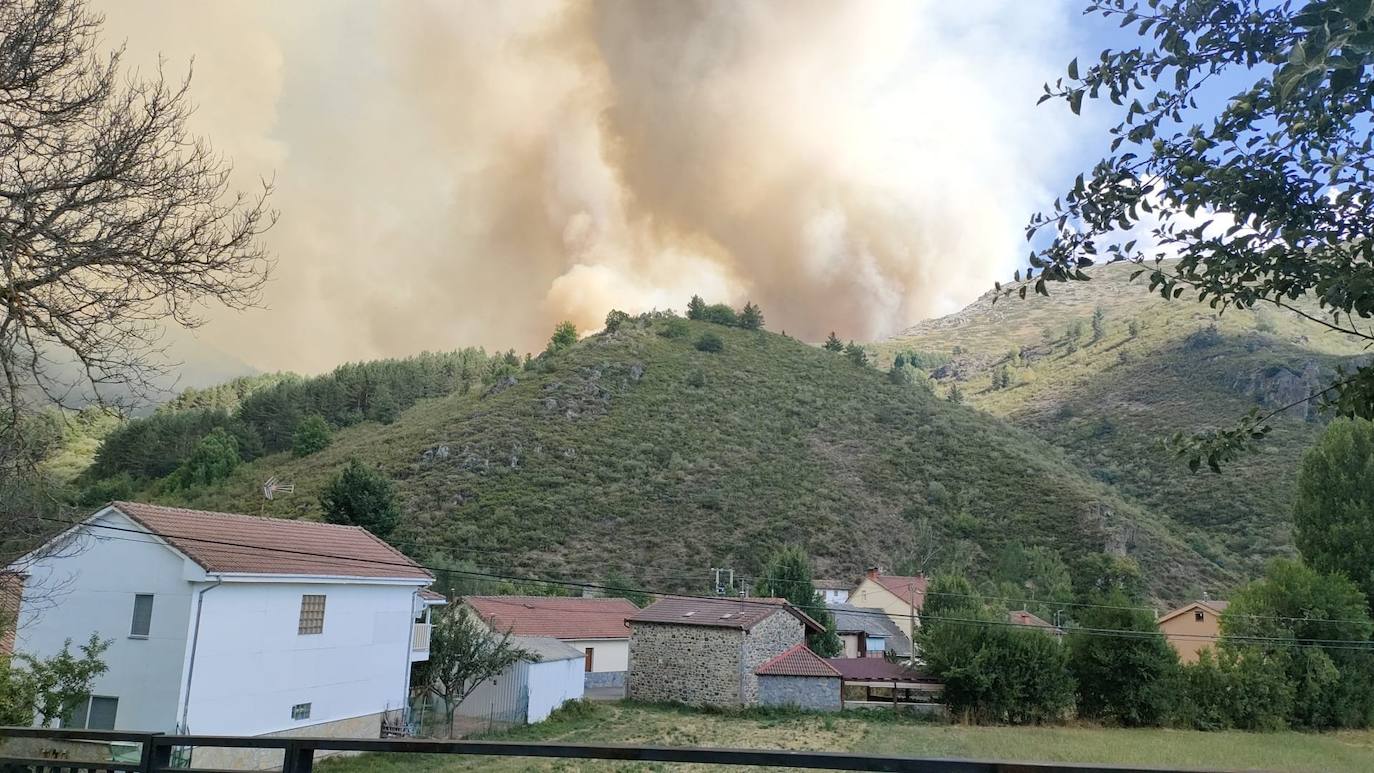 Imagenes del incendio de Boca de Huergano. 