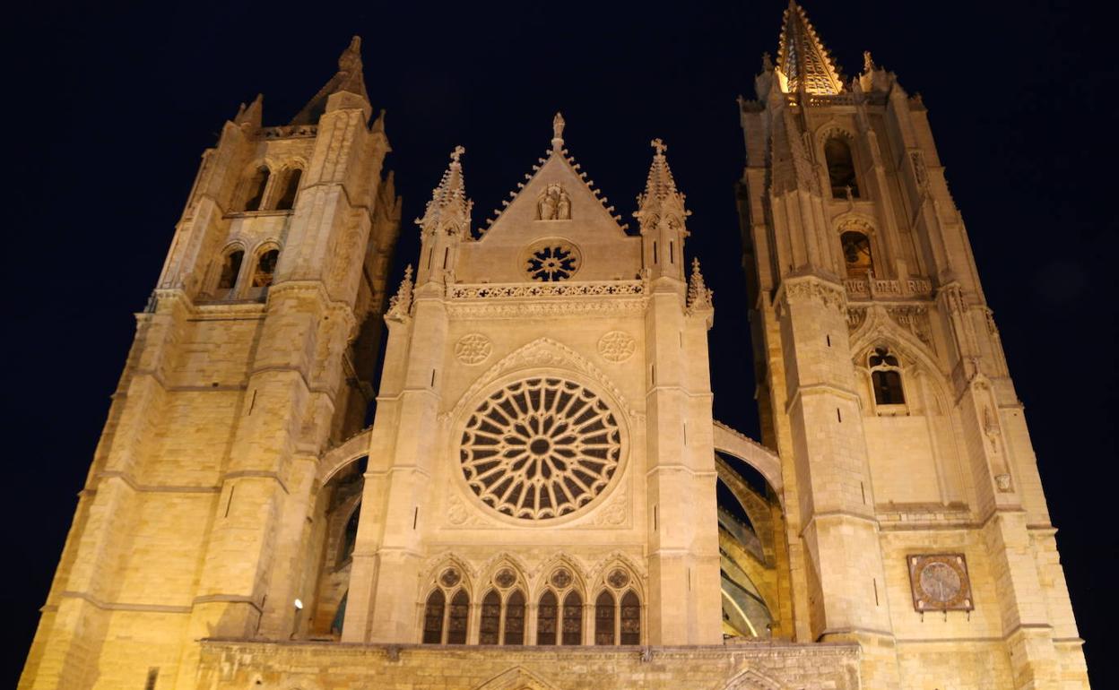 Imagen de la Catedral iluminada durante el pasado 2 de agosto.