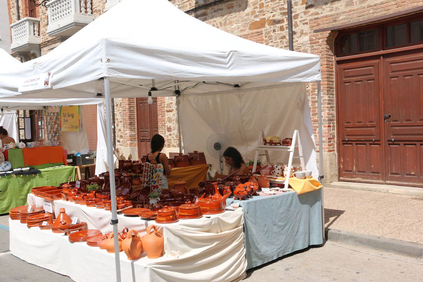 Imágenes de la XXXVI Feria Internacional de la Cerámica y la Alfarería de La Bañeza.