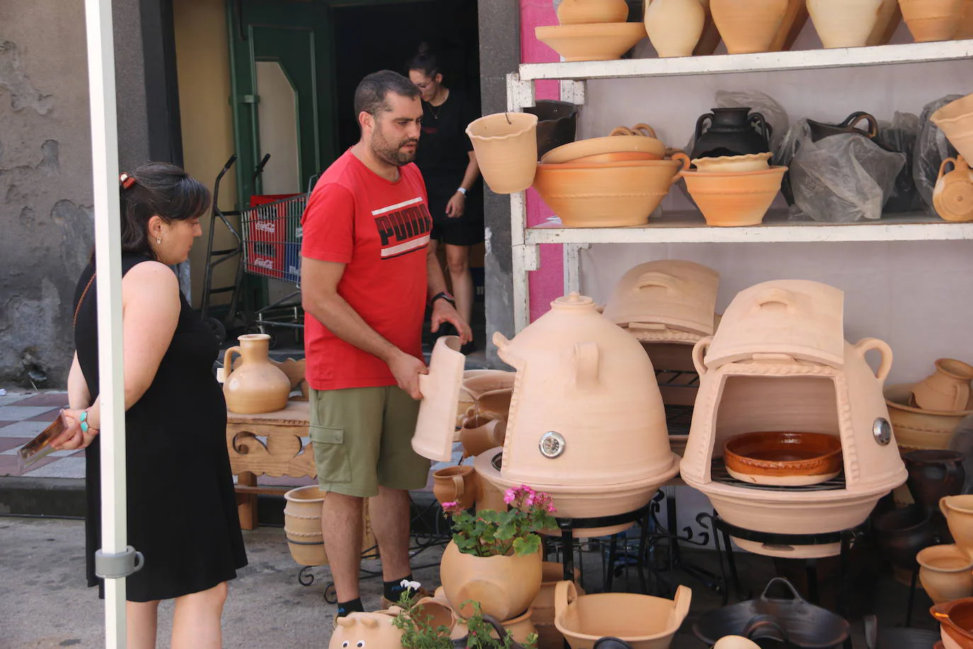 Imágenes de la XXXVI Feria Internacional de la Cerámica y la Alfarería de La Bañeza.