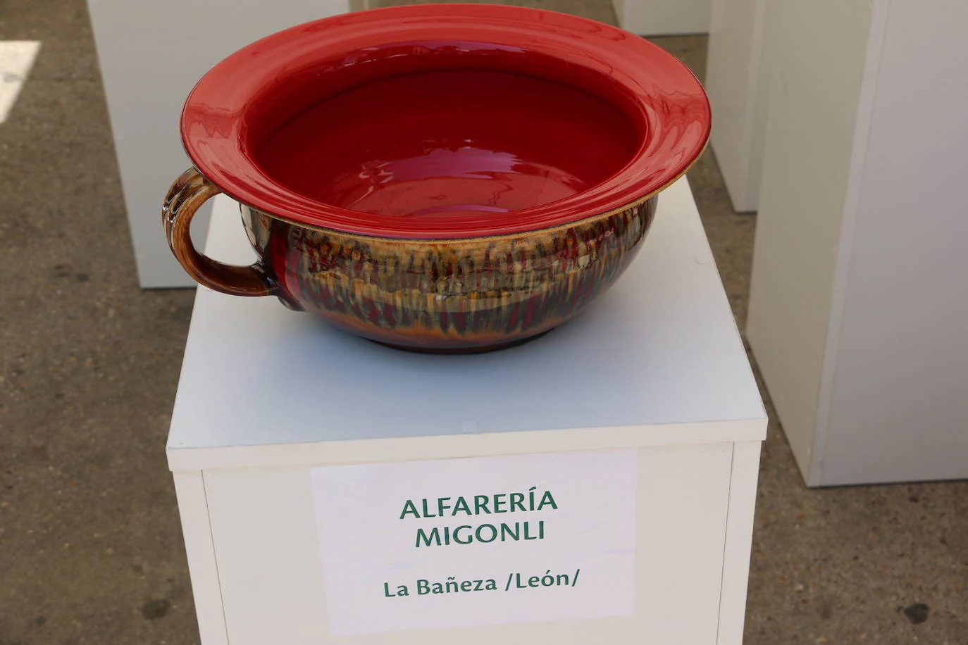 Imágenes de la XXXVI Feria Internacional de la Cerámica y la Alfarería de La Bañeza.