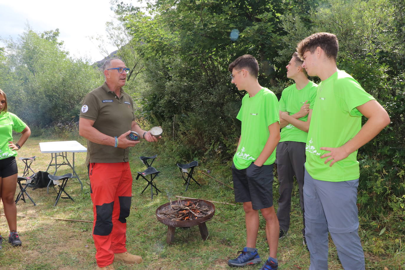 Los cinco niños que participarán en 'Aventura Trashumante' durante esta semana. 