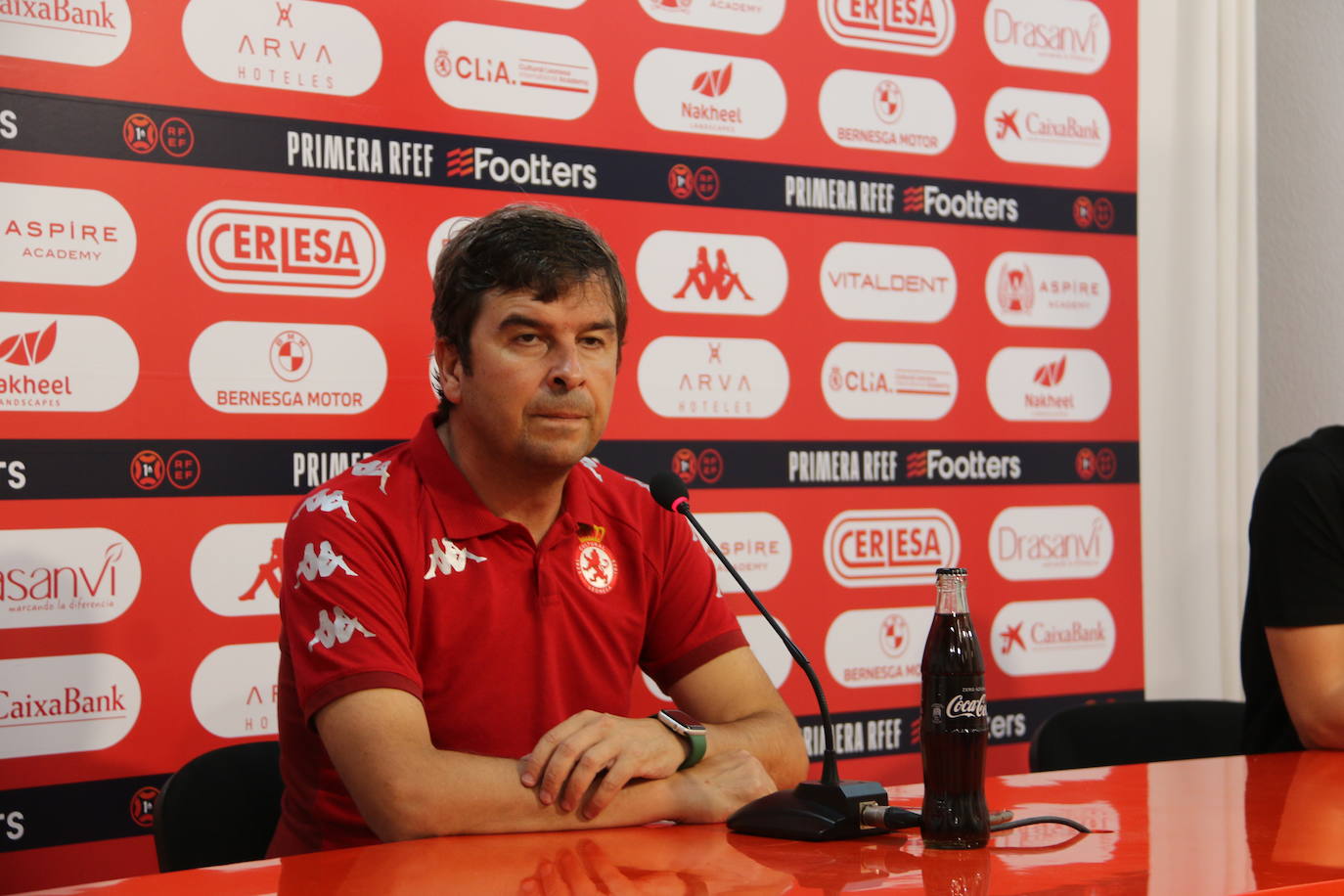 Eduardo Docampo, entrenador de la Cultural Leonesa, en rueda de prensa.