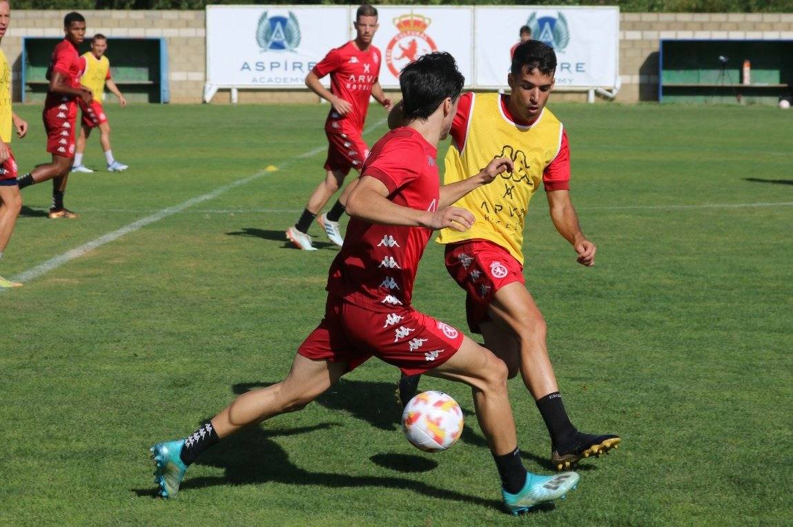 Entrenamiento previo al encuentro ante la Arandina.