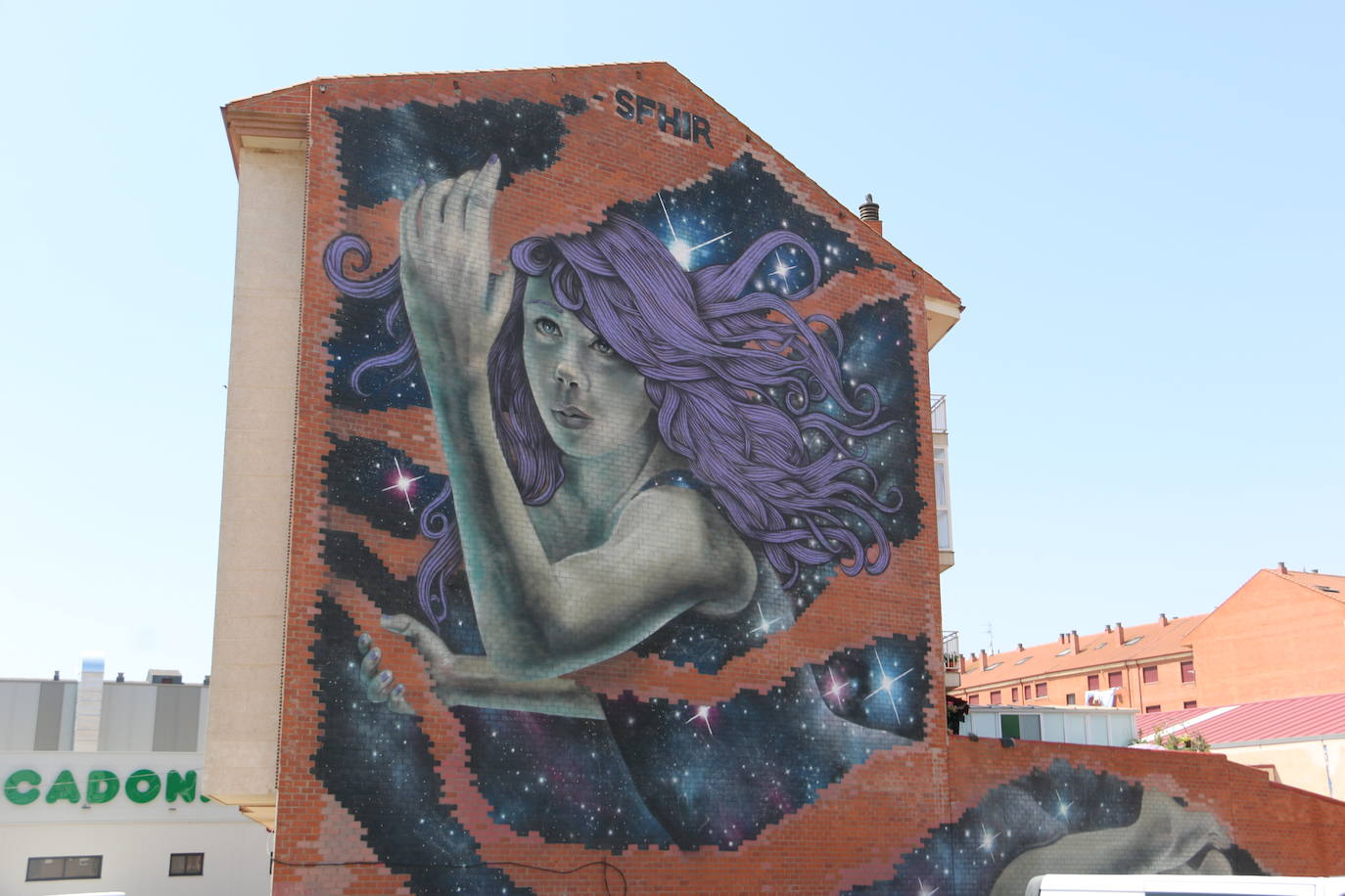 La localidad leonesa tiene más de 300 grafitis, la que más per cápita de España