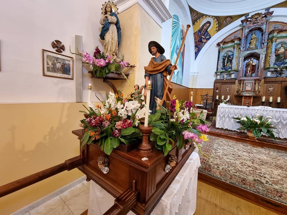 Ambas localidades viven sus días de fiesta con devoción y celebran misas y procesiones en honor a San Roque 