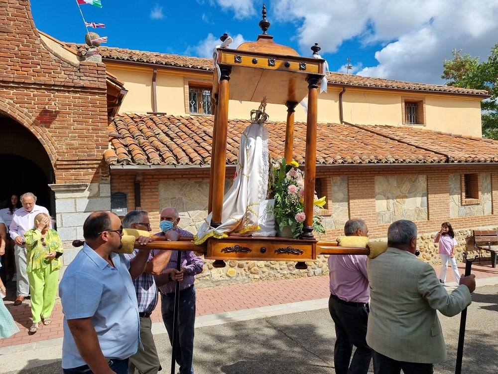 Ambas localidades viven sus días de fiesta con devoción y celebran misas y procesiones en honor a San Roque 