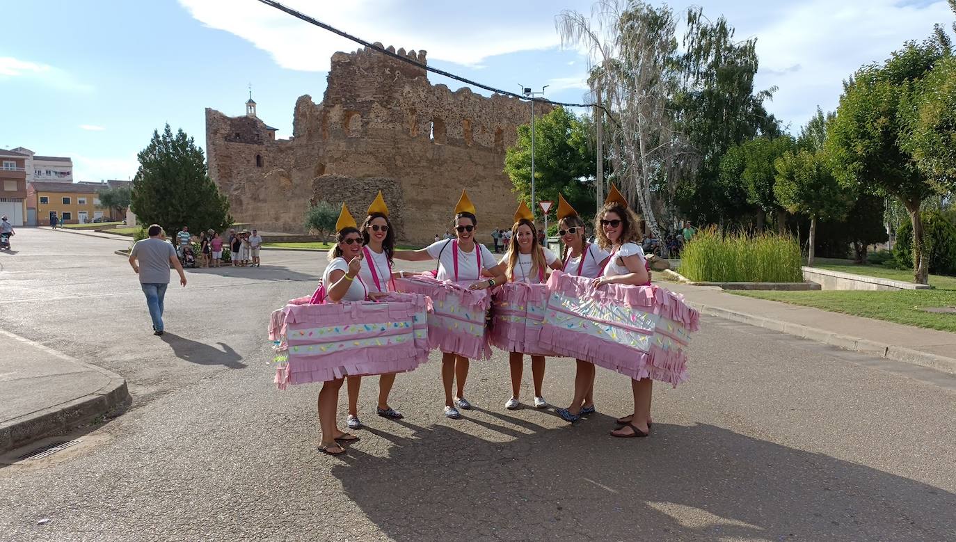 La localidad celebra su fiesta de la alubia con un gran desfile de carrozas llenas de color y nueva normalidad