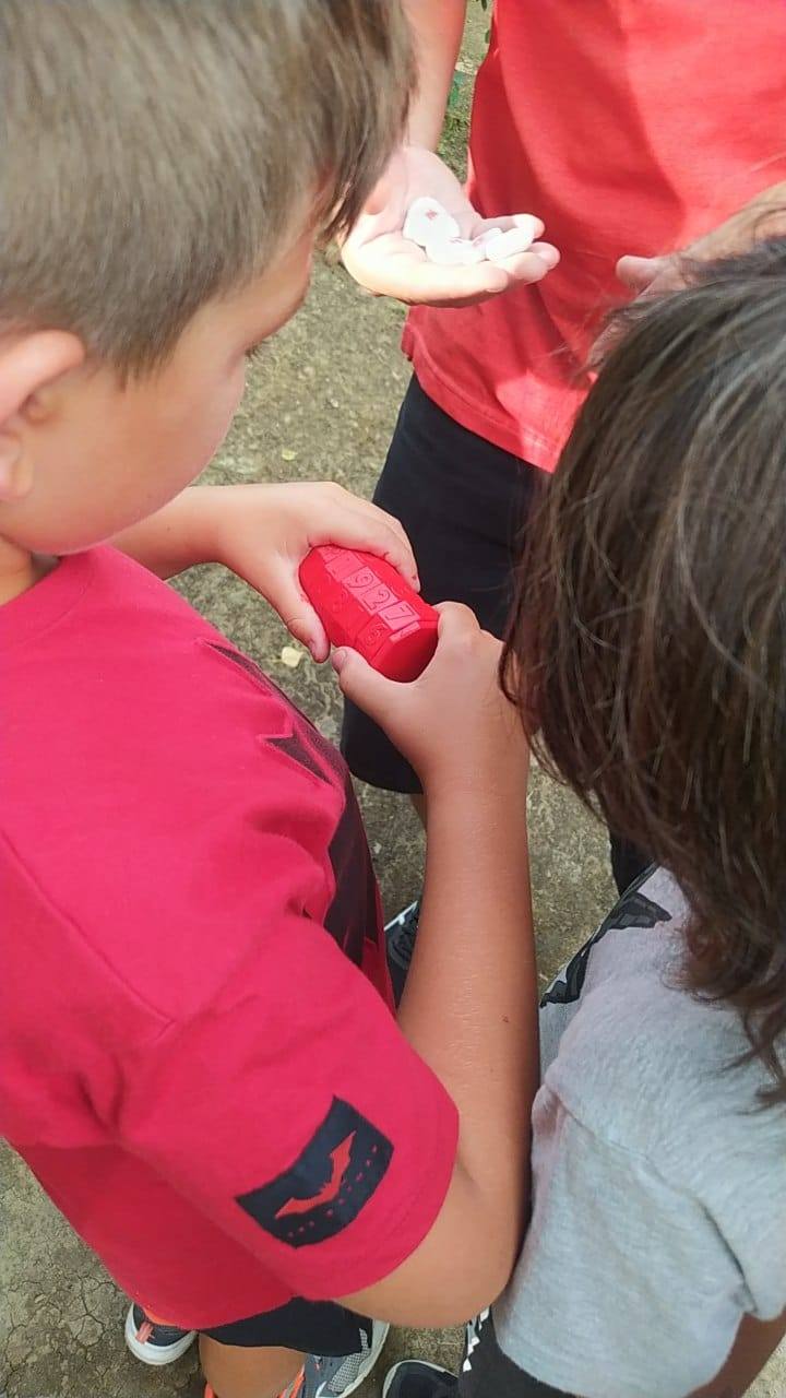 En ese espacio abierto y de la mano del Ayuntamiento de León se puede disfrutar de otra forma del verano: ahora participando en un escape street que hace las delicias de los más aventureros 
