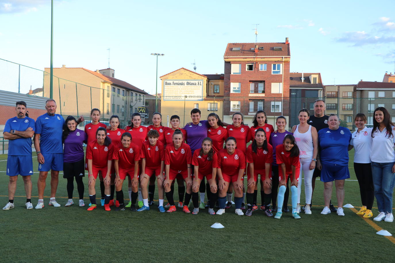 Imágenes del primer entrenamiento de la Cultural Femenina