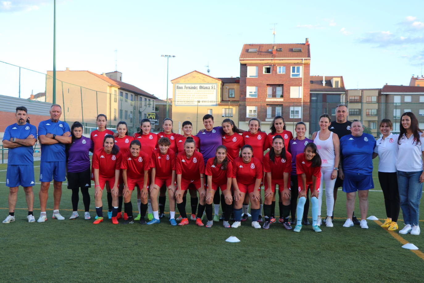 Imágenes del primer entrenamiento de la Cultural Femenina