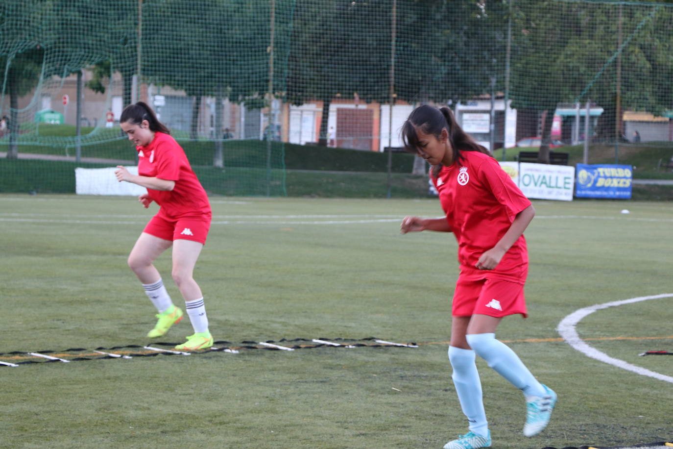 Imágenes del primer entrenamiento de la Cultural Femenina