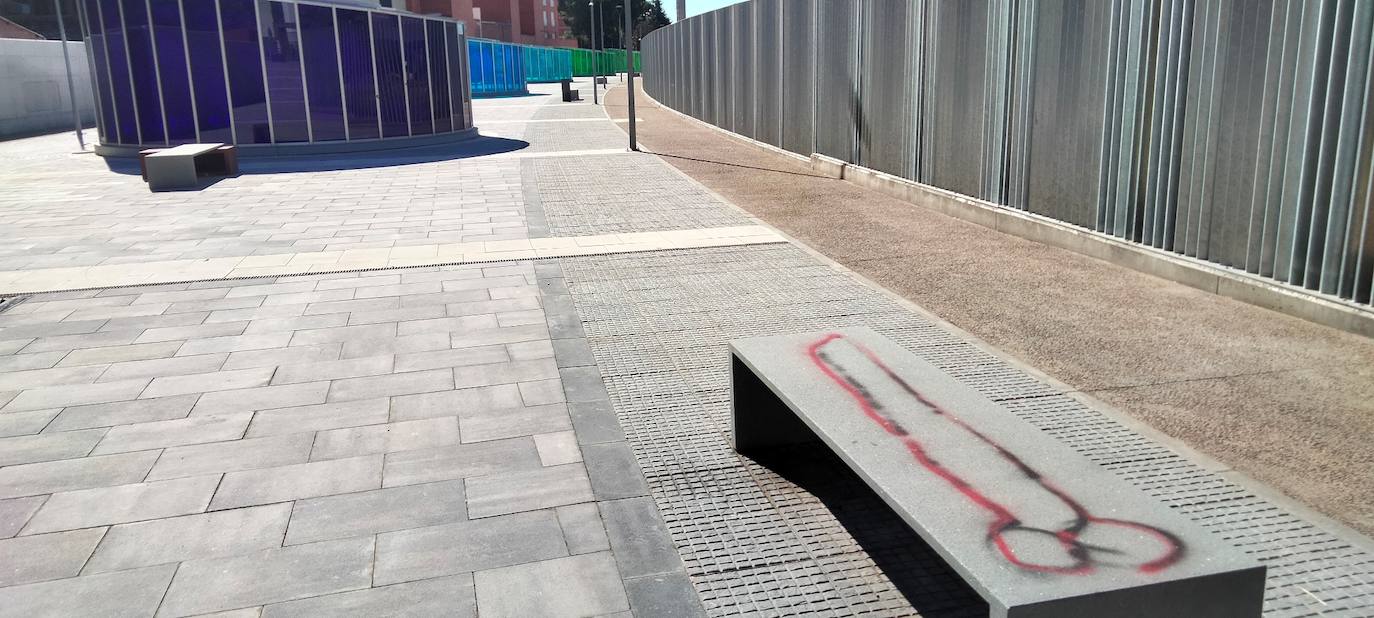 Primeros daños en el Paseo del Ferrocarril después de que el Ayuntamiento asuma su mantenimiento