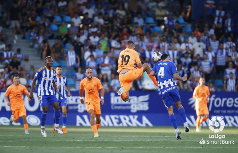 La Ponferradina disputa la segunda jornada de la Liga SmartBank en casa ante la UD Ibiza. 