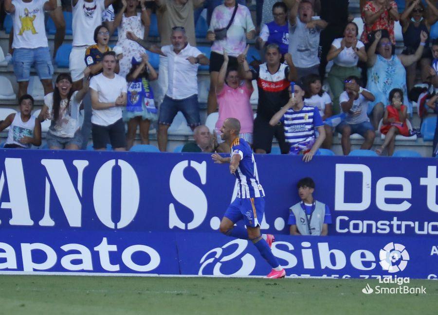 La Ponferradina disputa la segunda jornada de la Liga SmartBank en casa ante la UD Ibiza. 