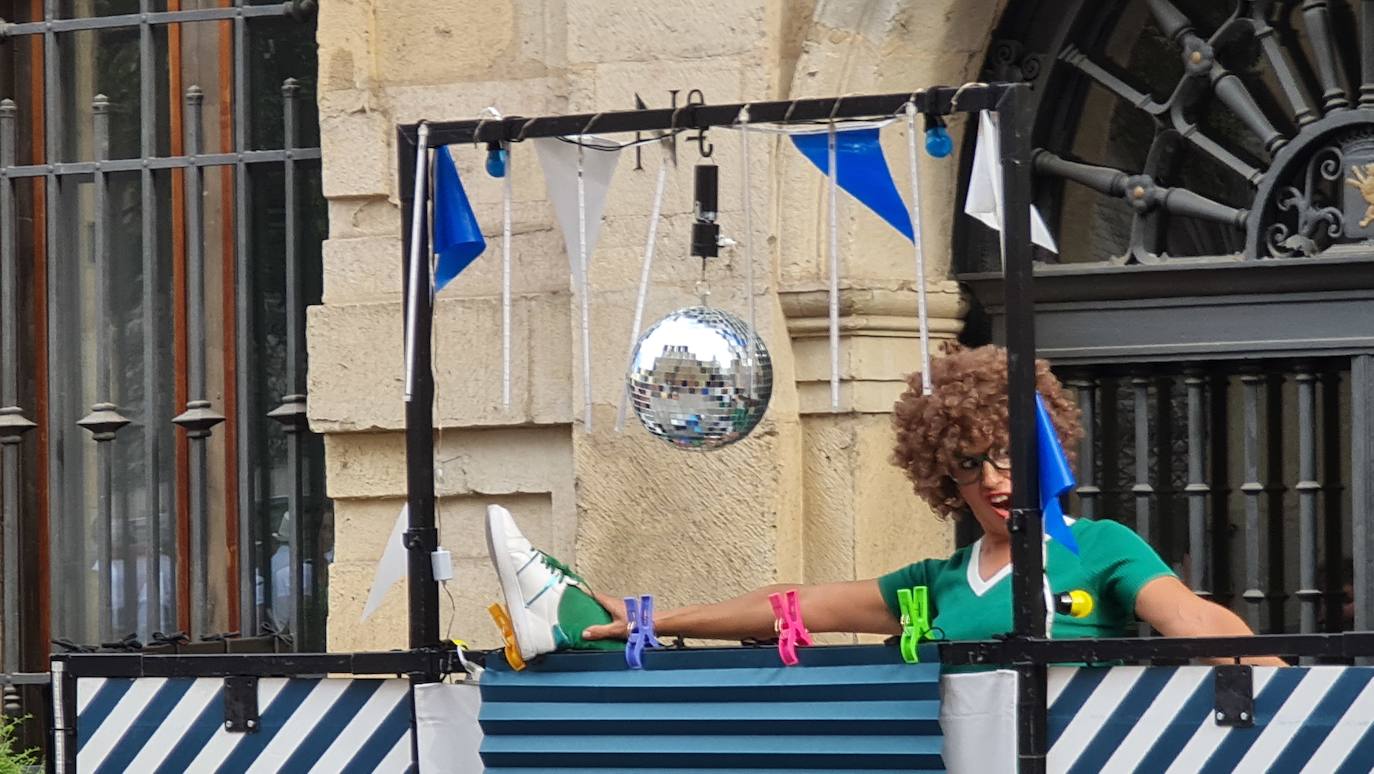 Cuando el circo vuelve al camino: Concedeclown, una pareja tremenda en León capital. El centro de la ciudad acoge un nuevo ciclo de 'Circo en el Camino' con ocho espectáculos de humor, fantasía y acrobacias que hacen las delicias a pie de calle. 'Los titirilelos', de la mano de Concedeclown, reestrenan esta cita urbana con enorme acogida. 