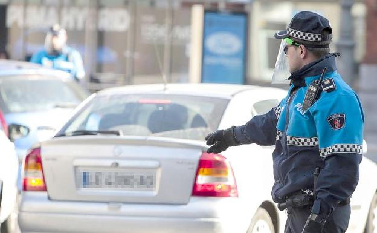 La Policía Local de León itnerpone ocho sanciones a conductores.