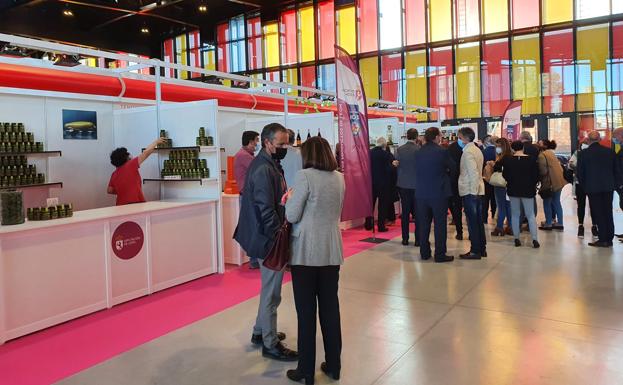 Imagen de la Feria de Productos de León en su tradicional escenario del Palacio de Exposiciones. En vídeo, entrevista con Matías Llorente del pasado 3 de agosto en leonoticias, en la que valoraba la situación producida al coincidir la feria con el congreso de oncología. 