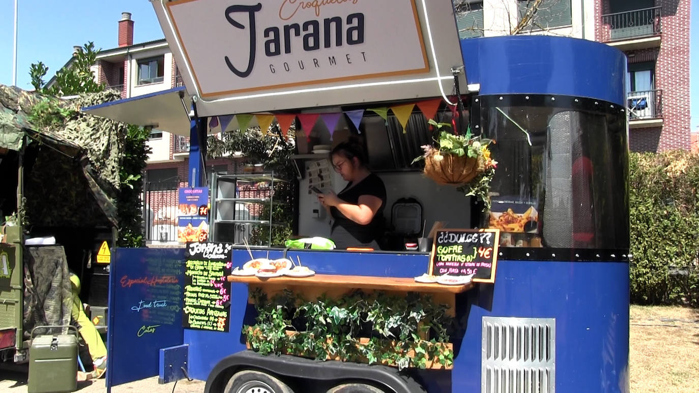 Decenas de asistentes al 'Movidaquilambre'.