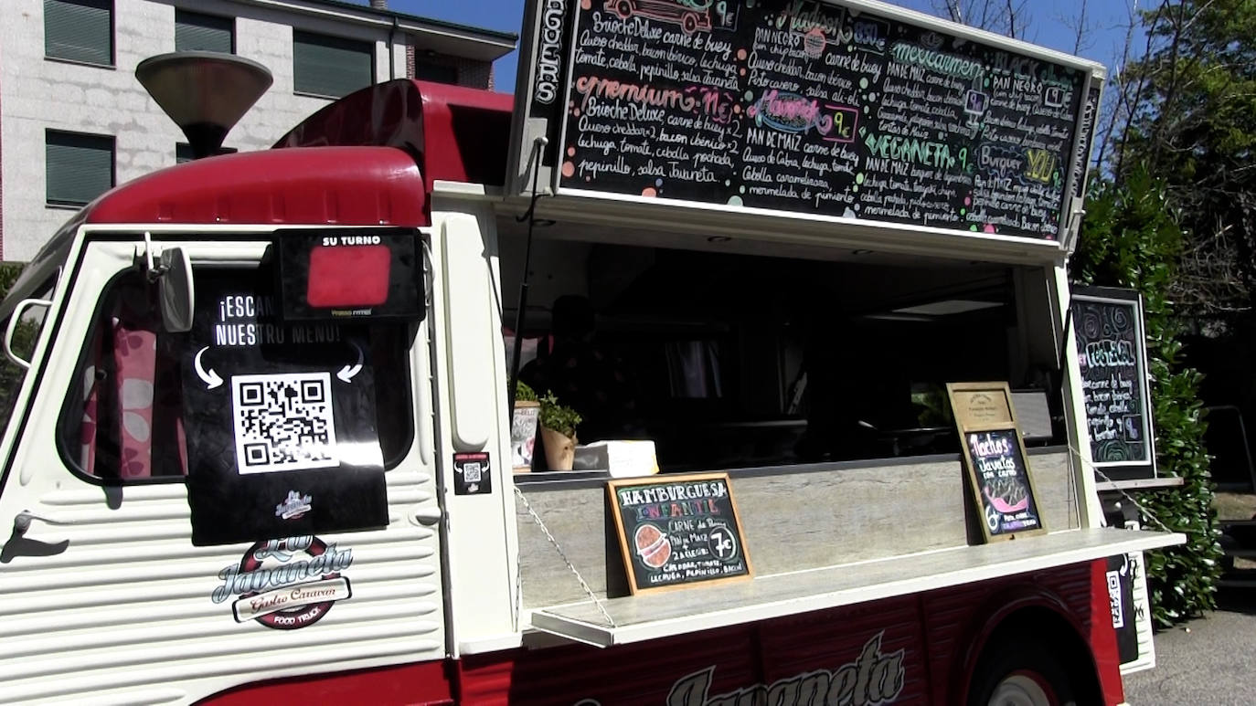 Decenas de asistentes al 'Movidaquilambre'.