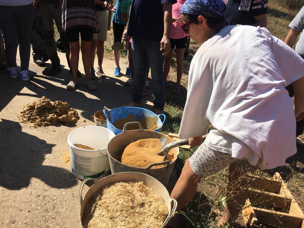 Ruiforco de Torío acoge un taller sobre la construcción tradicional con barro.