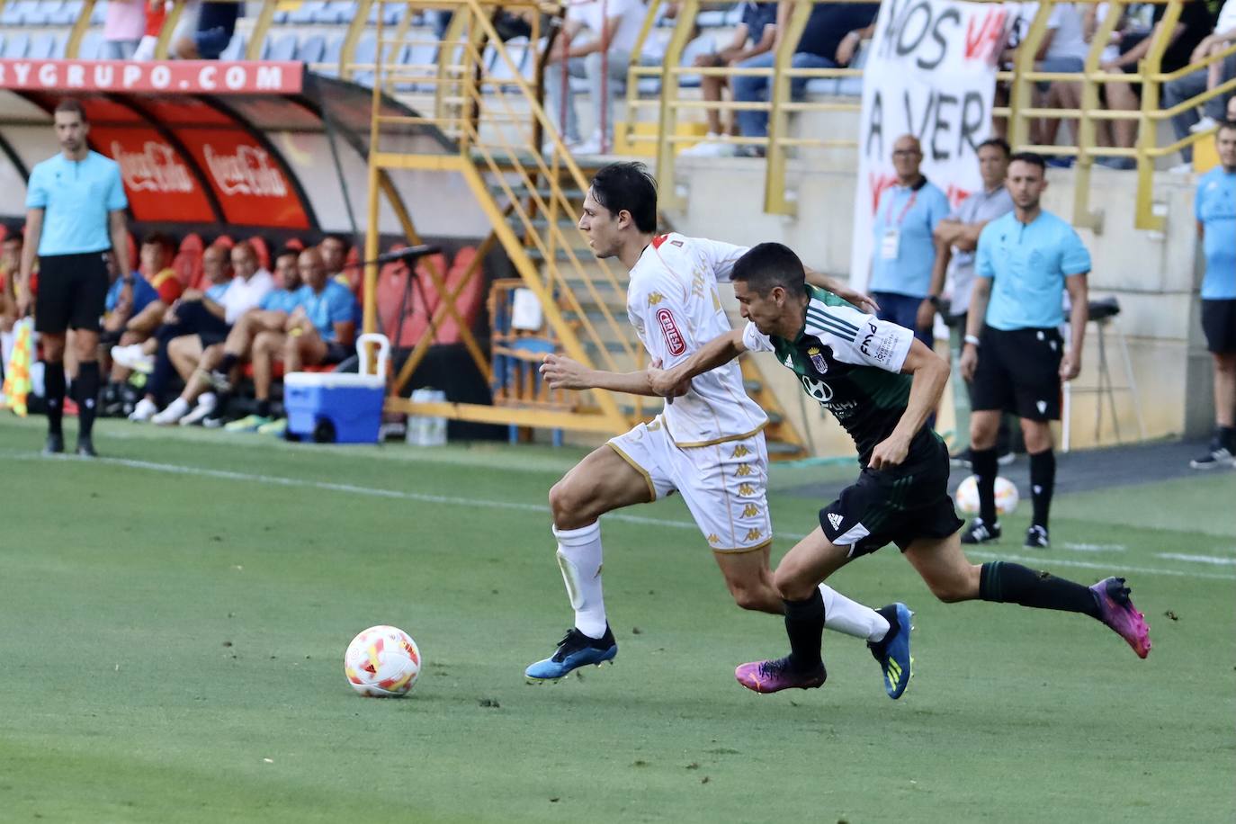 El Reino de León ha acogido la primera jornada de la Primera RFEF con el duelo entre la Cultural de Docampo y el Badajoz