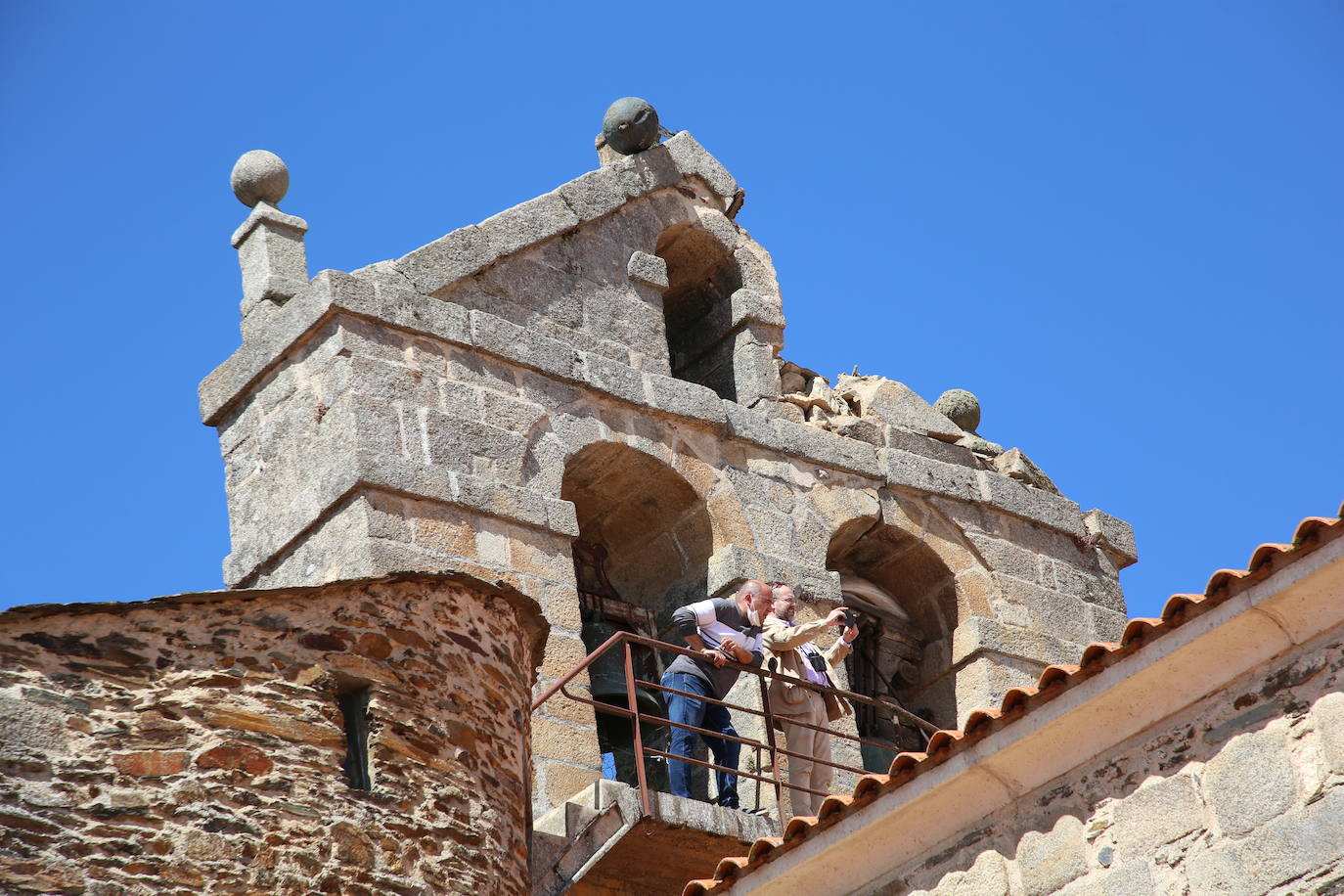 Así ha quedado la iglesia del siglo XIII de Alcañices (Zamora) en la que cayó un rayo la mañana de este lunes