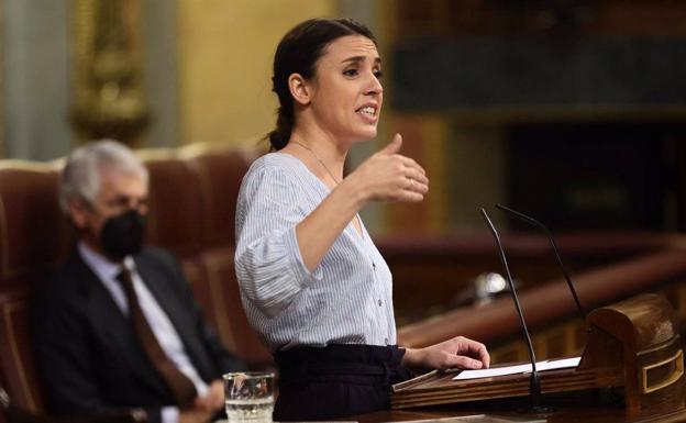 Irene Montero, ministra de Igualdad, en la tribuna del Congreso de los Diputados.