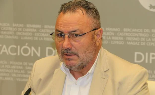 Eduardo Morán, presidente de la Diputación, en la rueda de prensa de este miércoles.