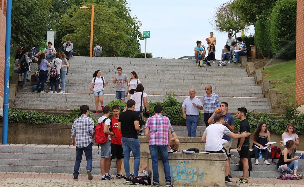 La Junta ofrecerá ayudas a los estudiantes que quieran estudiar un idioma extranjero en cualquier universidad de Castilla y León.