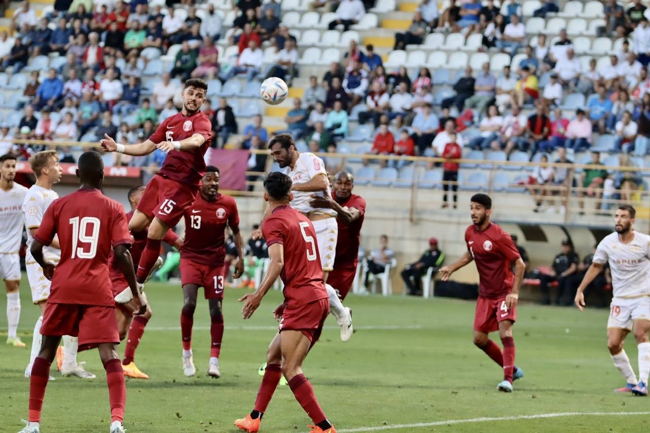 La Cultural disputa un histórico encuentro en el Reino de León ante la selección de Catar. Gran abiente en un duelo entre dos equipos con miras diferentes pero con mucho en común. 