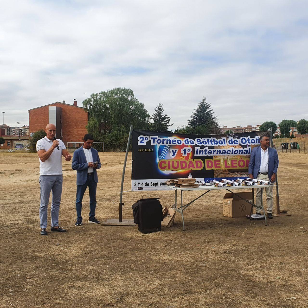 Fotos: II Torneo de Otoño de Sóftbol y I Torneo Internacional.