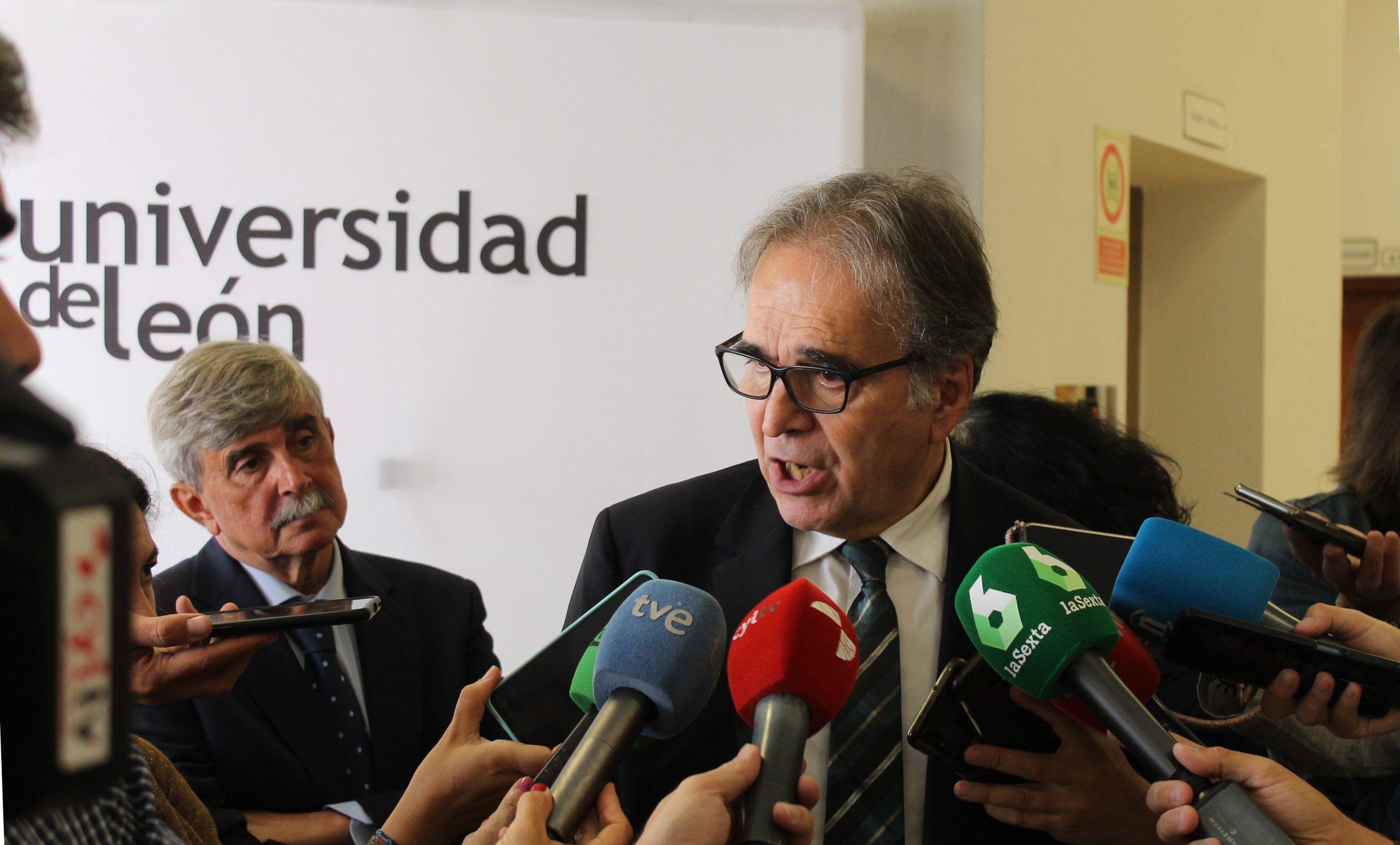 Joan Subirats abordó la importancia de la Universidad en el medio rural en su ponencia en la Universidad de León