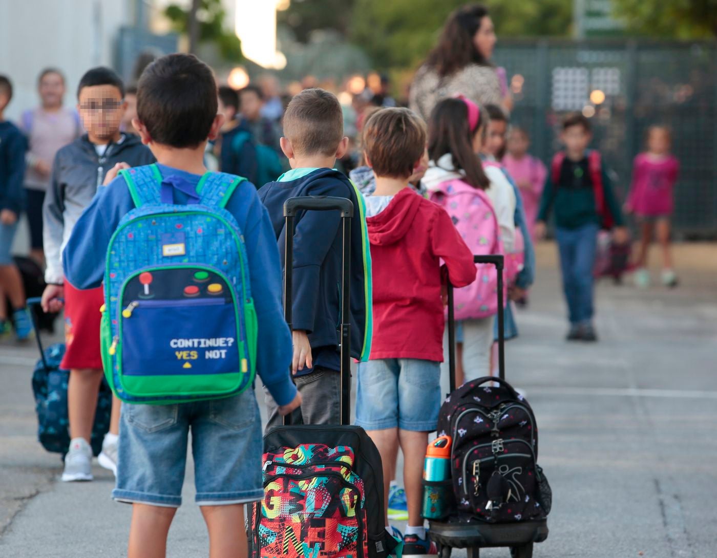 El curso escolar abre sus puertas con la novedad de la educación gratuita de dos a tres años. En León la cifra de nuevos alumnos en esa franja de edad alcanza los 1. 352 en total. 57.499 alumnos forman la 'familia educativa' de la provincia. 