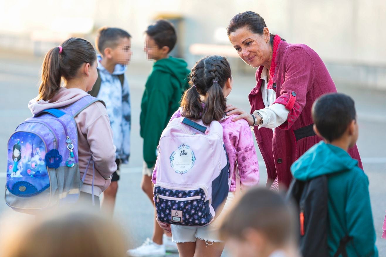 El curso escolar abre sus puertas con la novedad de la educación gratuita de dos a tres años. En León la cifra de nuevos alumnos en esa franja de edad alcanza los 1. 352 en total. 57.499 alumnos forman la 'familia educativa' de la provincia. 