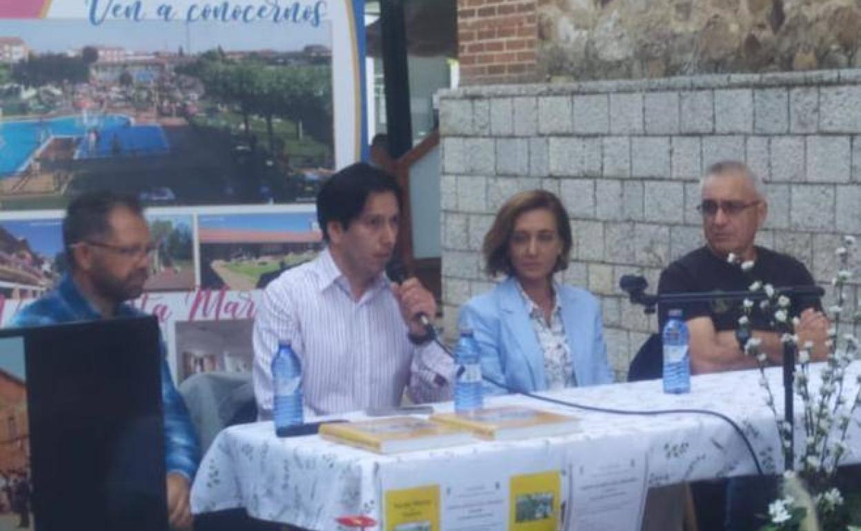 Presentación de la segunda edición del libro 'Santa María del Páramo en el recuerdo'.