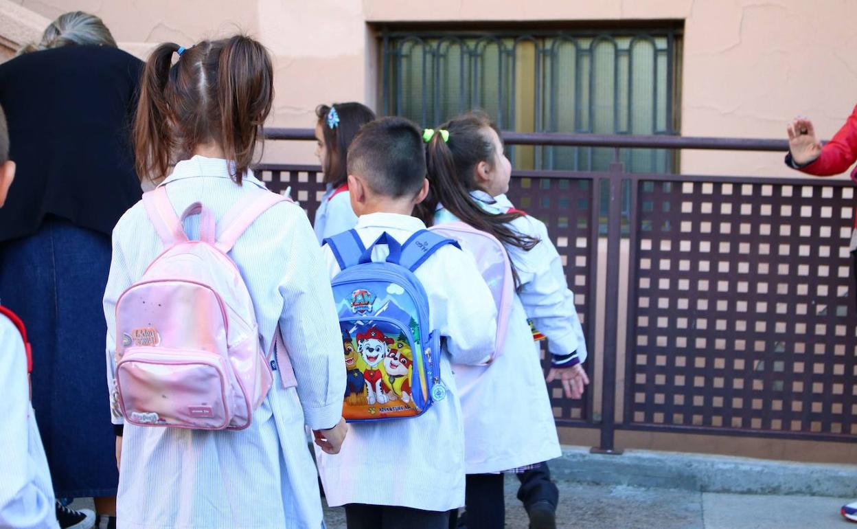 Los alumnos de educación infantil y primaria del colegio La Asunción comienzan el nuevo curso.