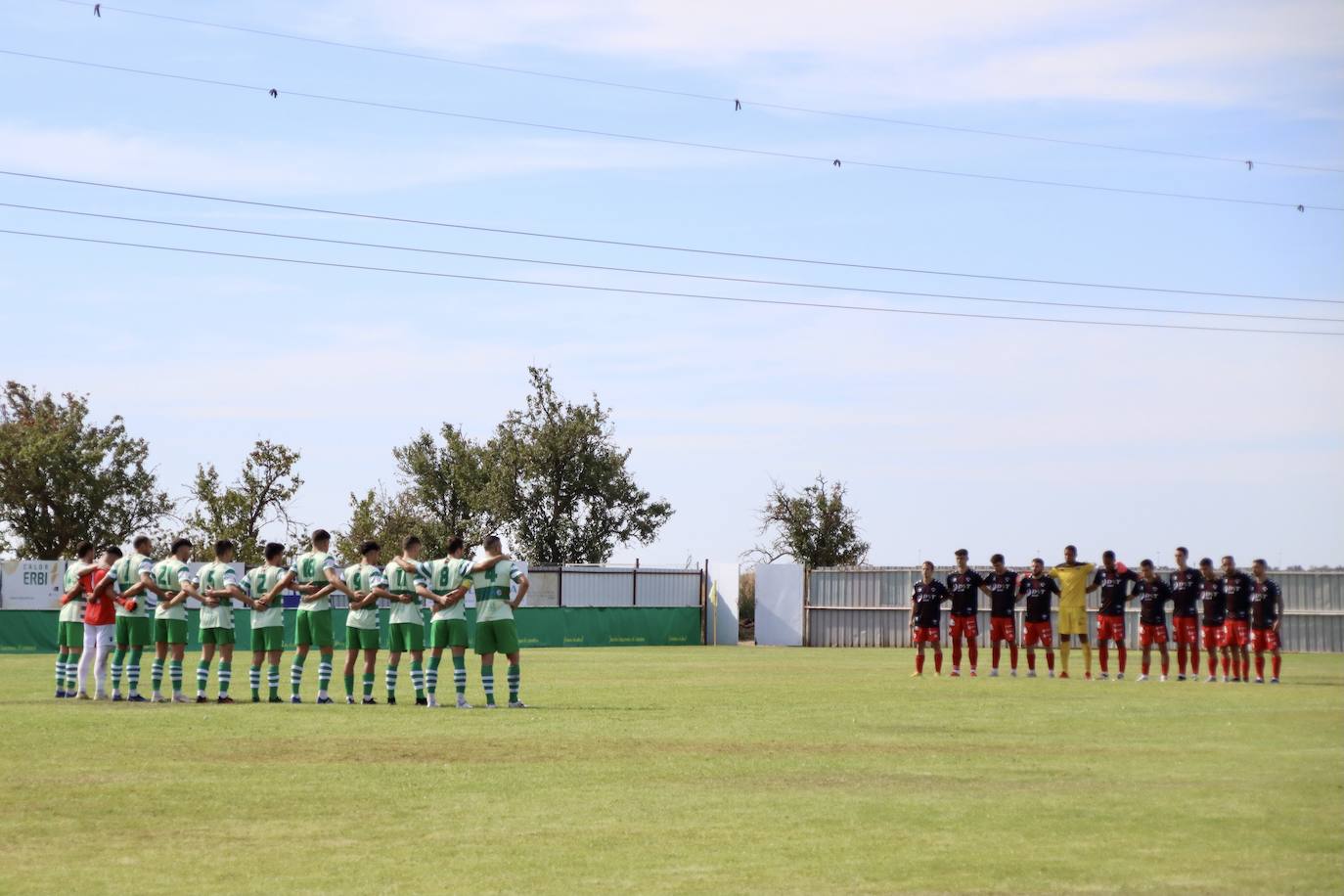 La Virgen y Atlético Bembibre protagonizaron el primer duelo provincial de la temporada