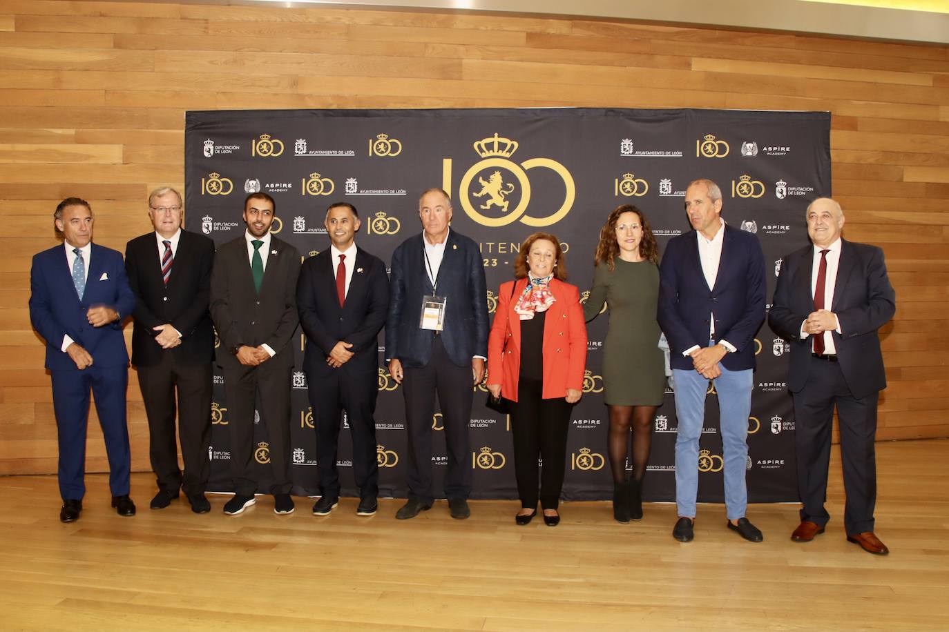 La Cultural celebra la presentación de sus actos del centenario en una multitudinaria gala celebrada en el Auditorio Ciudad de León. 