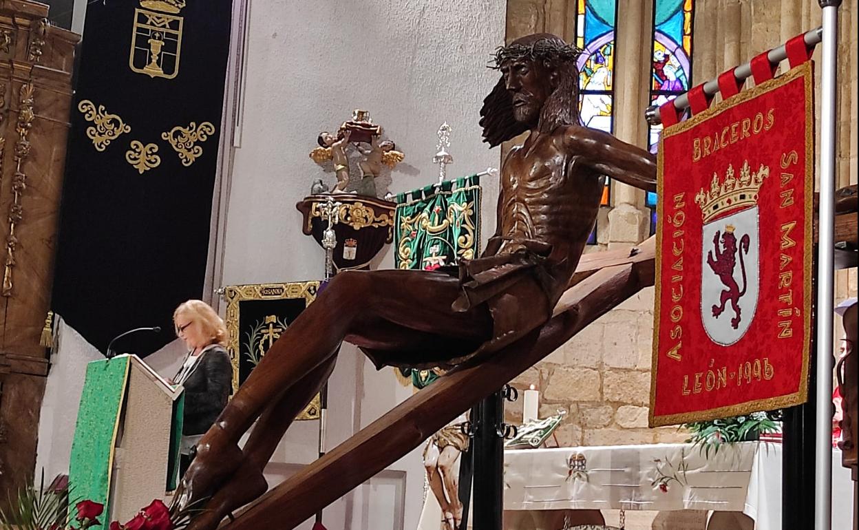 Exaltación de la Santa Cruz en la parroquia de San Martín.