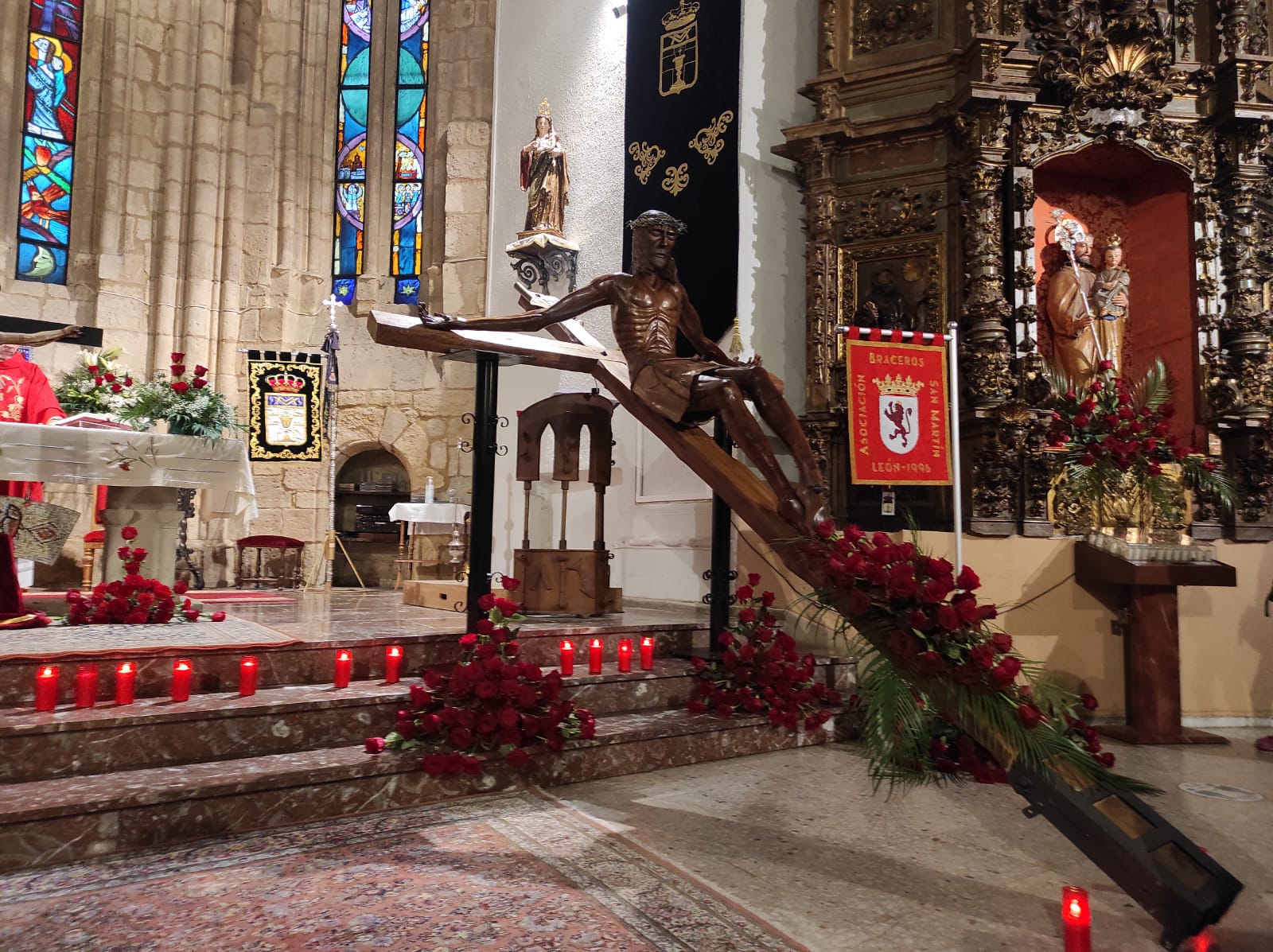 Exaltación de la Santa Cruz en la parroquia de San Martín.