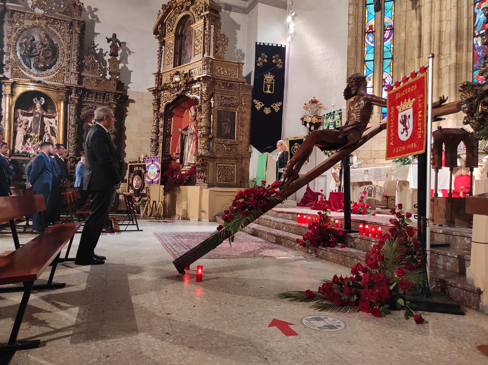 Exaltación de la Santa Cruz en la parroquia de San Martín.