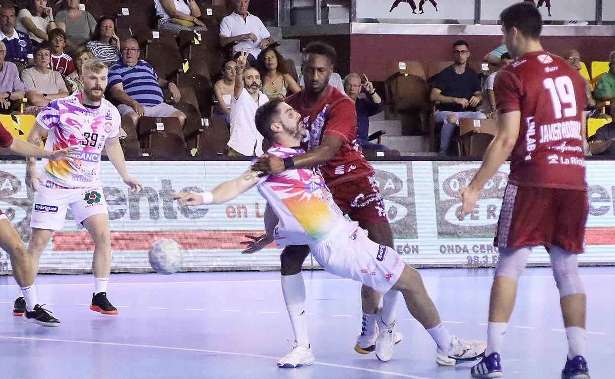 Partido disputado por el Abanca Ademar en el Palacio de los Deportes.