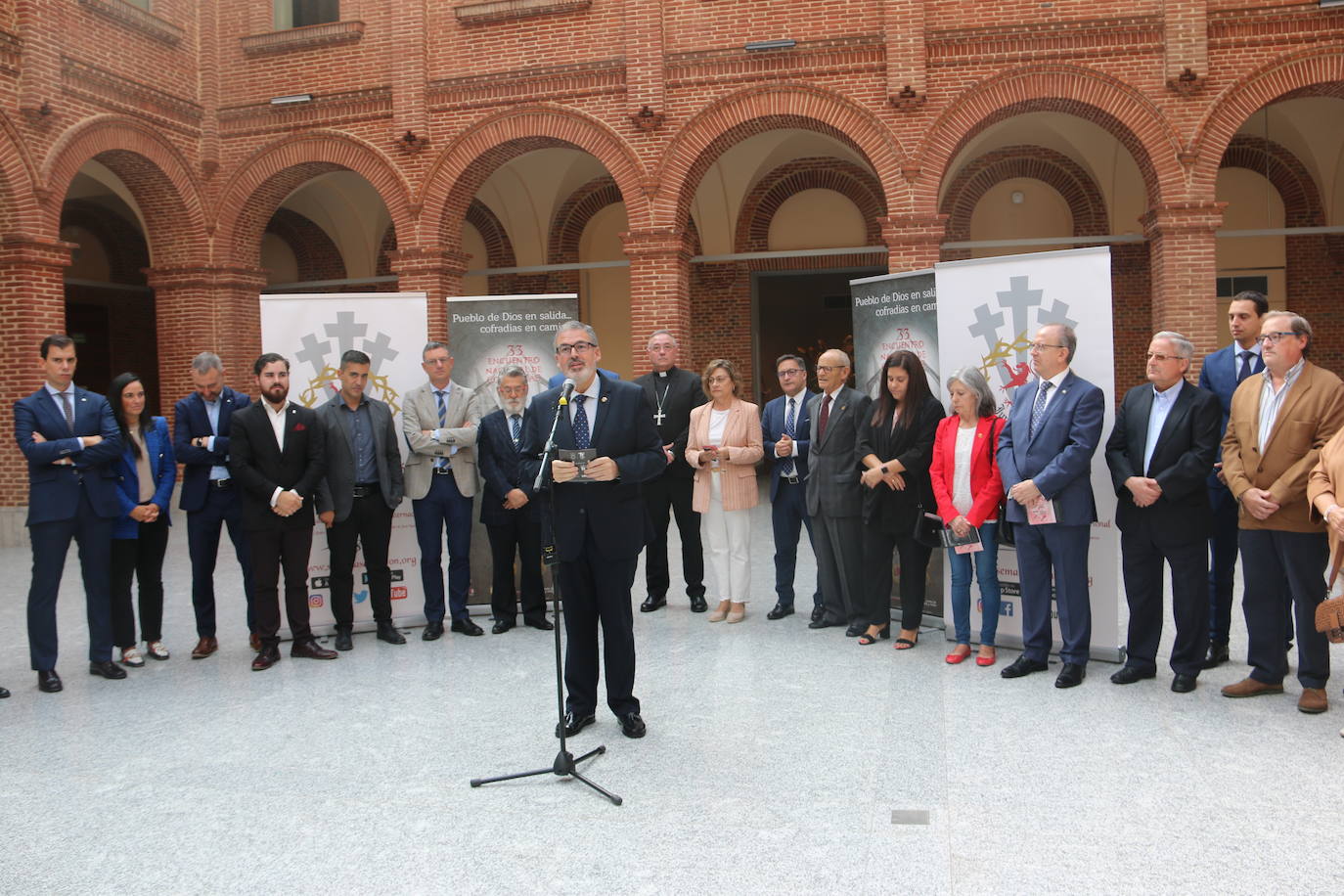 Fotos: Una nueva exposición para el Encuentro de Cofradías